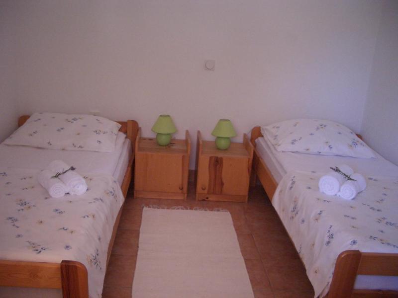 Two-Bedroom Apartment with Patio image 3