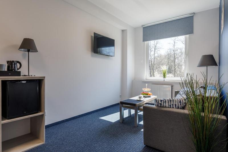 Apartment (4 Adults) image 3