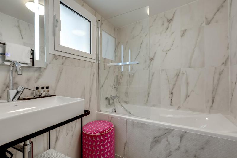 Single Room image 3