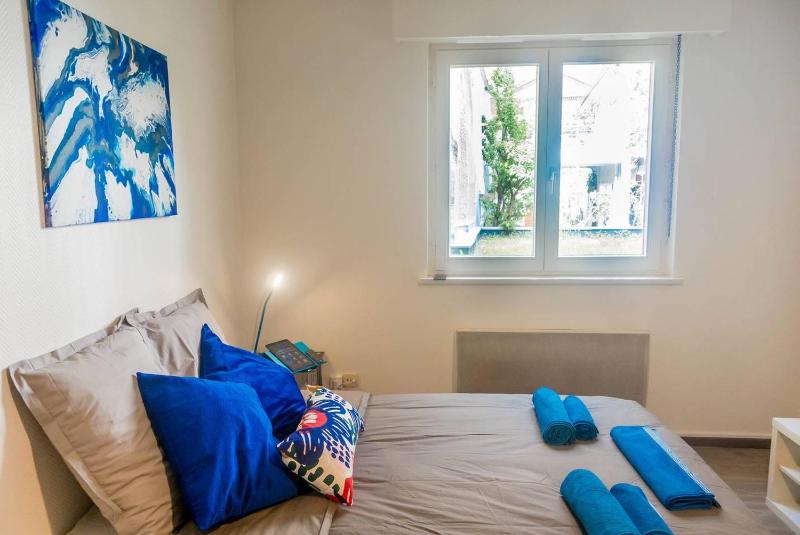 One-Bedroom Apartment image 3