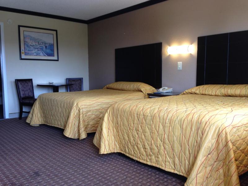 Double Room with Two Double Beds image 2