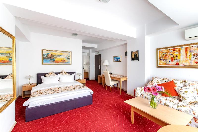 Superior Double with Balcony (Including smoking area) image 3