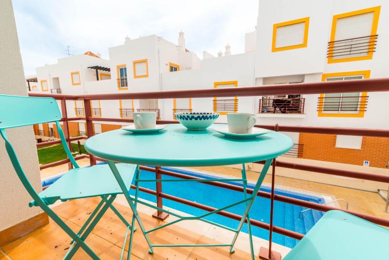 Apartment with Pool View  image 3