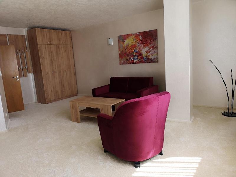 One-Bedroom Suite with Bath image 2