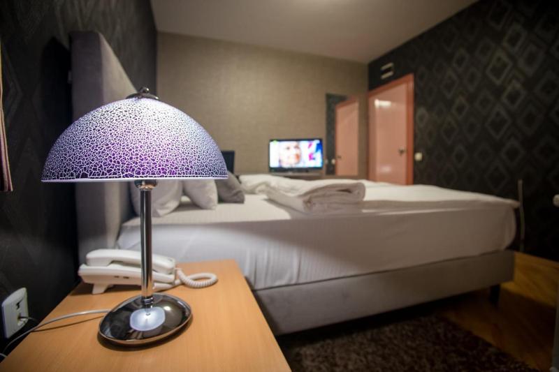 Double Room image 4
