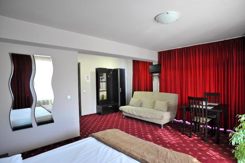 Double Room image 4