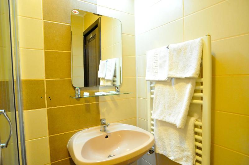 Double Room image 2