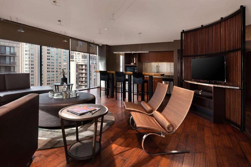 Presidential Suite image 2