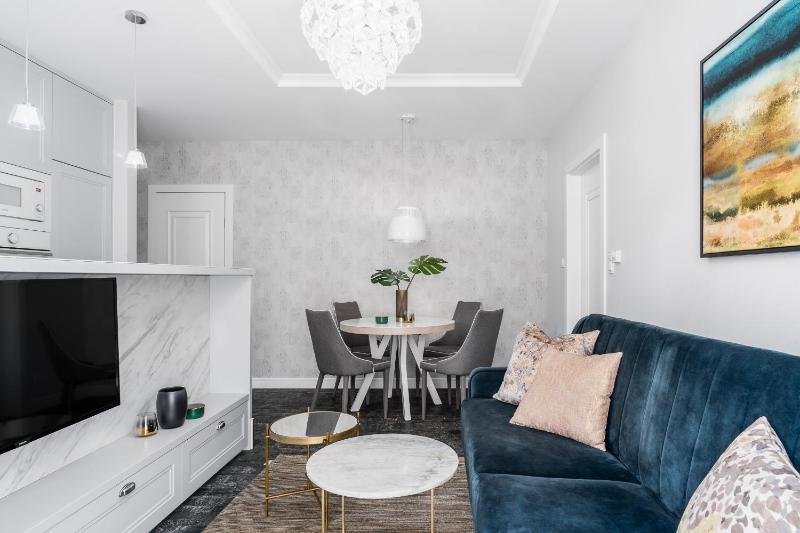 Monte Carlo Luxury Suites with Parking by Lion Apartments Sopot - image 11