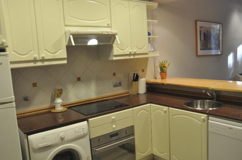 One-Bedroom Apartment 3 image 3