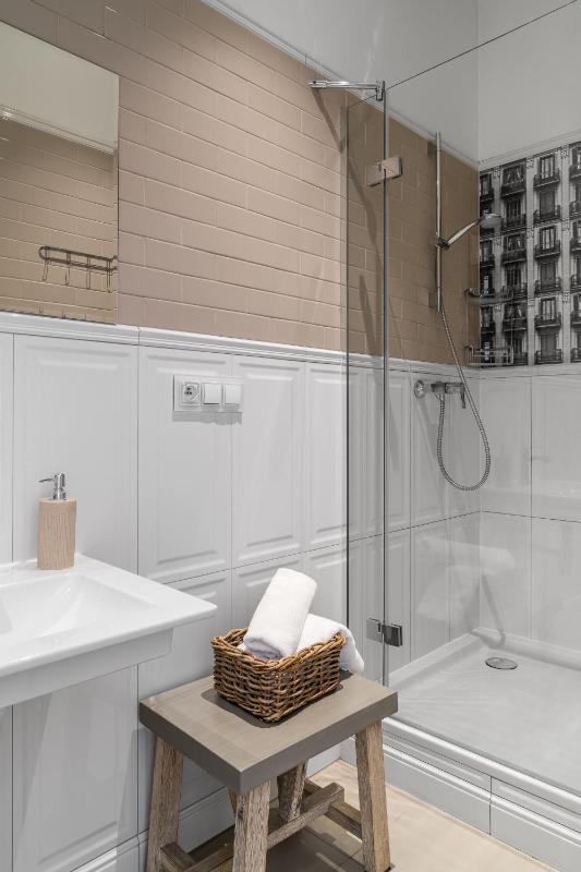 Nord Star - 150 m from Beach & Center by Lion Apartments Sopot - image 14