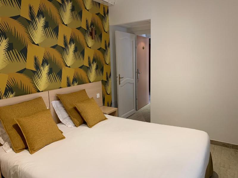 Double Room image 2