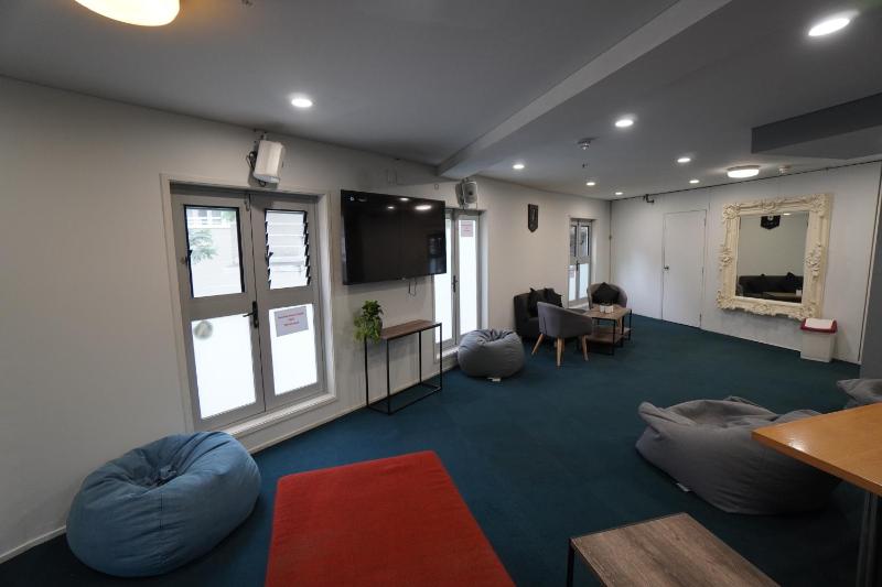 Columbia Apartments - image 14