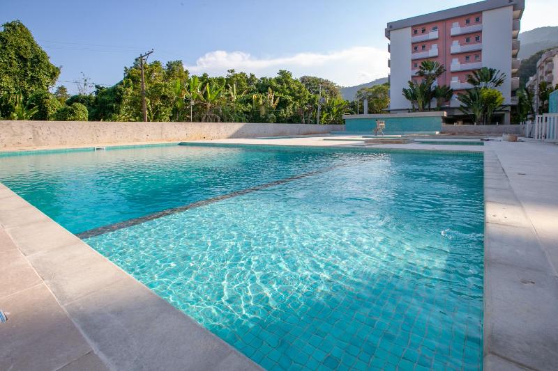 Apartamento Ubatuba AR Varanda Gourmet Piscinas e 300mt Praia - image 40