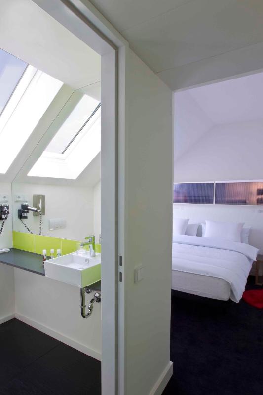 Large Double Room image 2