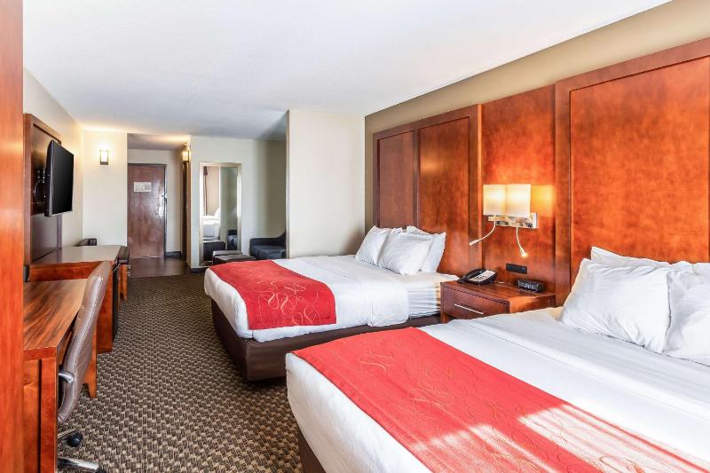 Queen Suite with Two Queen Beds - Non-Smoking image 4