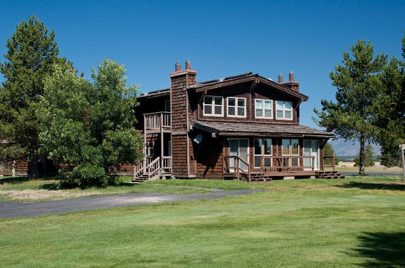 Quickdraw by KABINO Satellite WiFi Awesome Location Sleds Welcome Condo on Golf Course Images