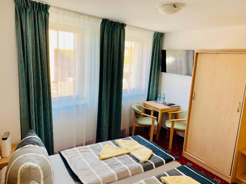 Double or Twin Room image 2