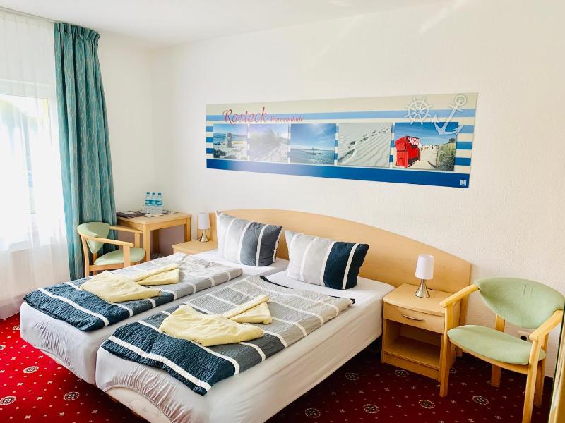 Double or Twin Room image 4