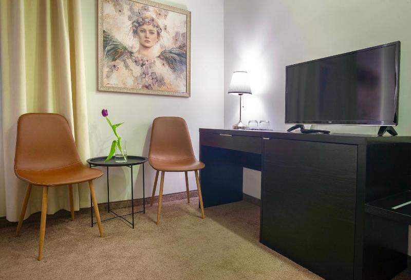 Deluxe Double Room image 3