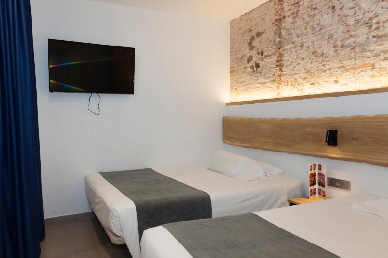 Triple Room image 3