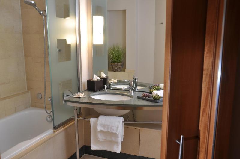 Deluxe Double Room image 2