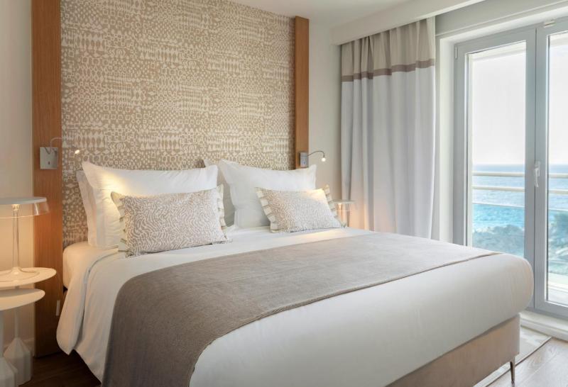 Junior Suite with Balcony and Sea View image 1
