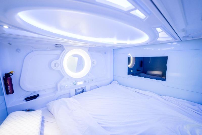 Capsule Double room image 3