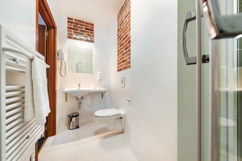 Double Room image 4