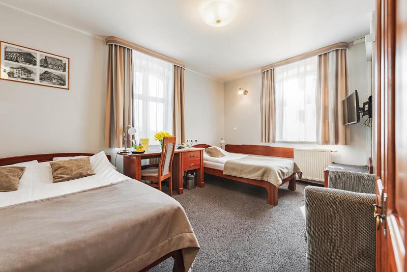 Standard Triple Room image 4