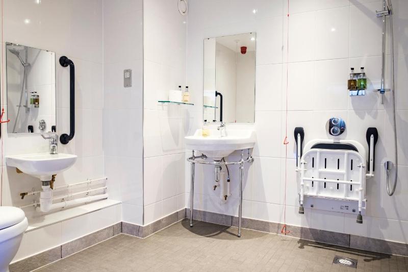 Double or Twin Room - Disability Access image 4