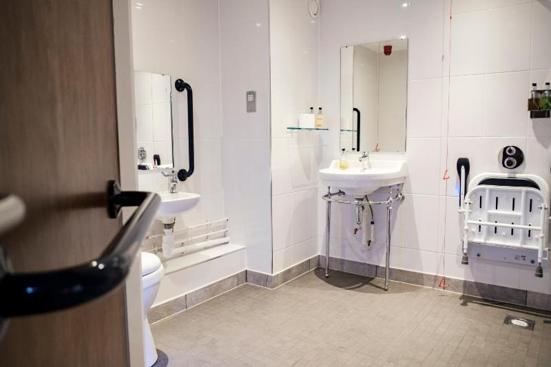 Double or Twin Room - Disability Access image 2