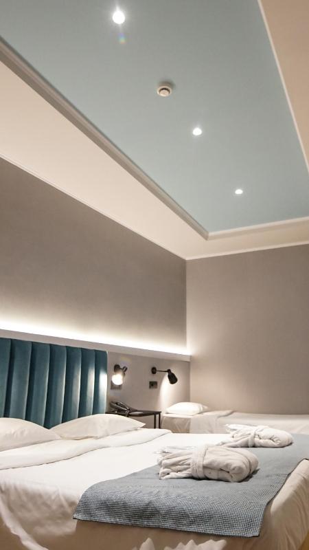 Standard Triple Room image 4