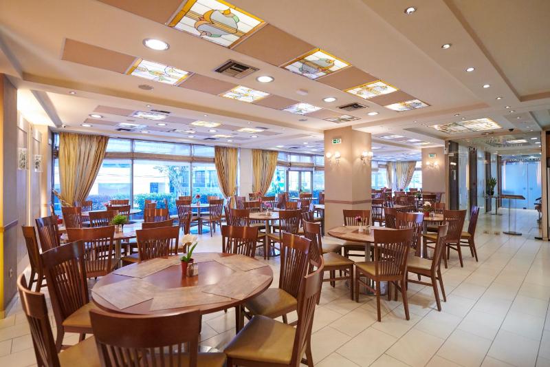 Crystal City Hotel - image 16