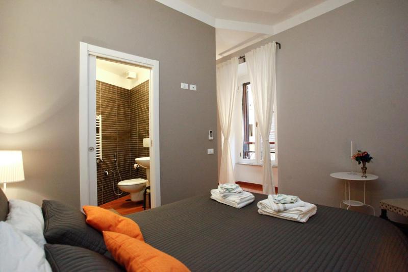 Double Room image 2