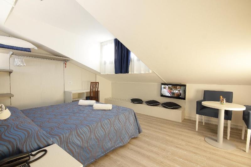 Economy Double Room - Attic image 2