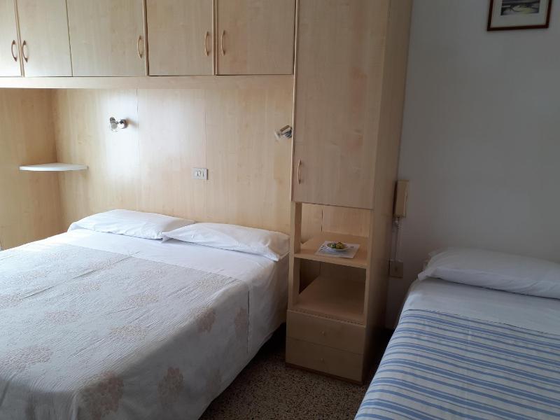Hotel Villa Dina - image 4