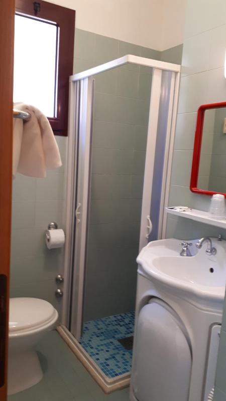 Single Room image 4