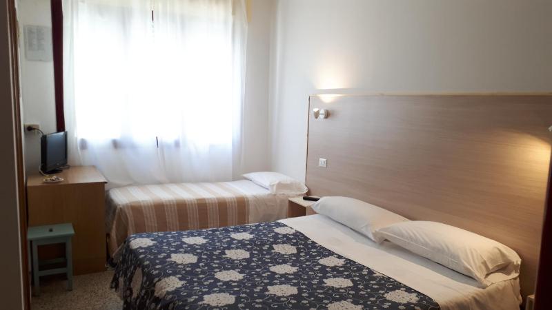 Hotel Villa Dina - image 29
