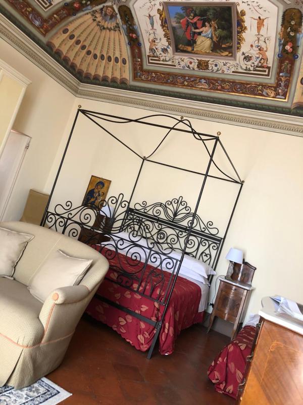 Large Double Room image 3