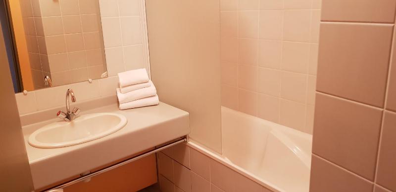 Double Room with Private Bathroom image 4