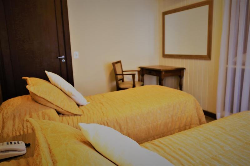 Double or Twin Room image 2