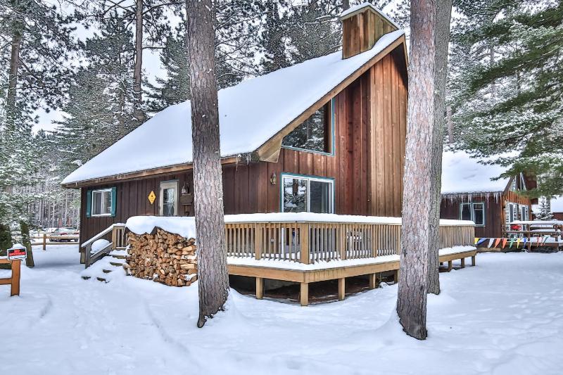 Six-Bedroom House image 3