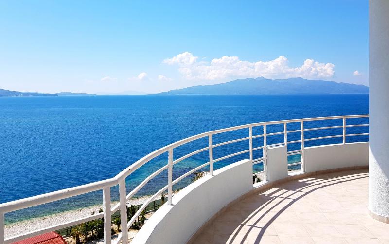 Apartment with Sea View image 3