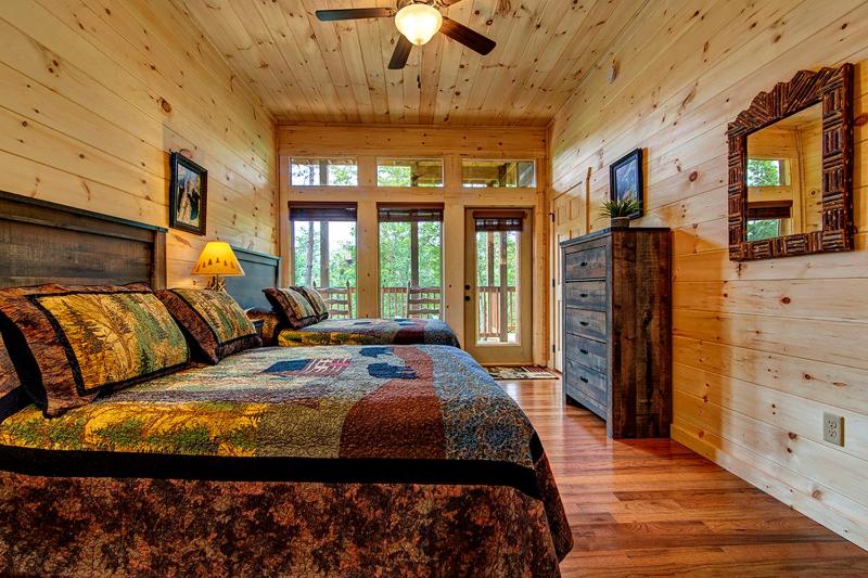 Five-Bedroom House image 3