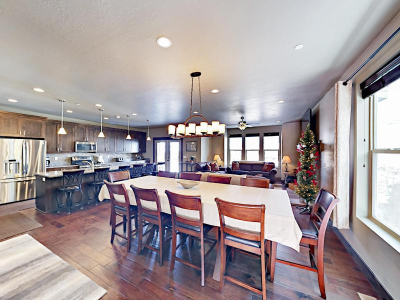 Four-Bedroom Townhouse image 4