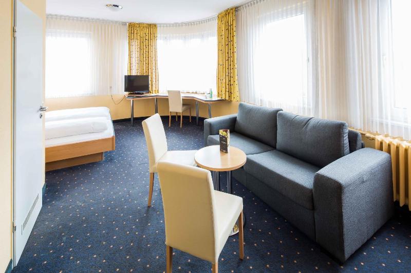 Superior Double Room image 3