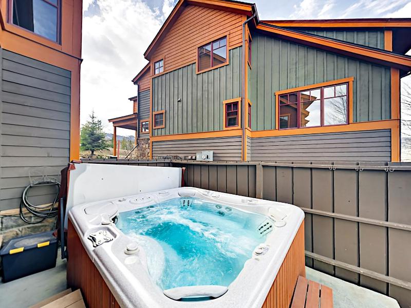 Four-Bedroom Townhouse image 3