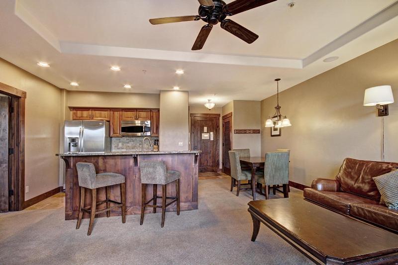One-Bedroom Apartment image 3