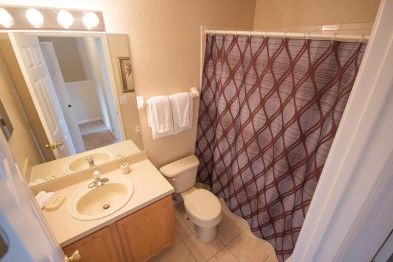 Four-Bedroom Townhouse image 2